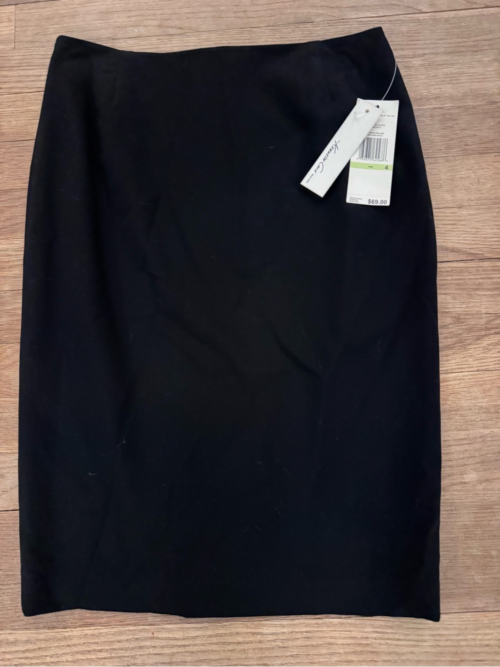 NWT Kenneth Cole New York Women's Black Knee Length Pencil Skirt - Size 4
b71